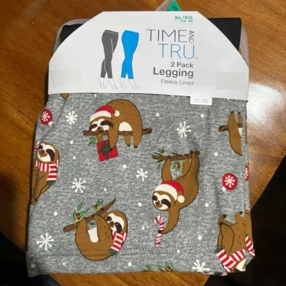 Women’s Christmas leggings size XL